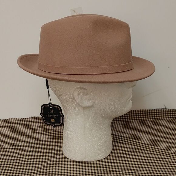 MEN'S MONTIQUE TAN 100% WOOL FELT 2 1/4" BRIM FEDORA HAT. H62 - Picture 3 of 8